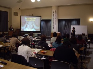 2012子育て支援講座(西田啓子先生）IMGP3020