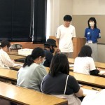 なぜか手伝う修了生のK君。