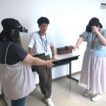 左右反転は、右手が左から・・・
