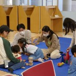 子育てｶﾚｯｼﾞは大学院生が…