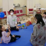 彼は心理学科の卒業生では！