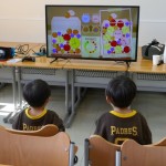 ゲームに夢中の兄弟ちゃん？