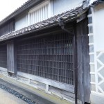 　馬・牛を繋ぐ環金具、　　　　　　わかるかな？
