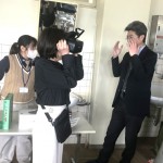 VRで災害体験中（担当はHさん）