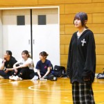 「能ある鷹は爪隠す」のポーズ