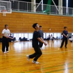一人を除いて棒立ち心理