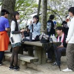 傘は何のため？杖です！