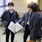 　大学院生の発表ともなれば、　　　なぜか笑顔が・・・