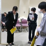 詰問されても、動じません