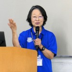 　　心理学専攻長のミニ講義　　　マイクは下持ちタイプ